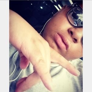 Meet your Posher, Alexis